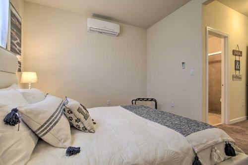 Bright South Florida Getaway Near Parks And Bay