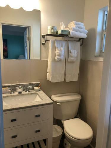 Hotel Drop Anchor
