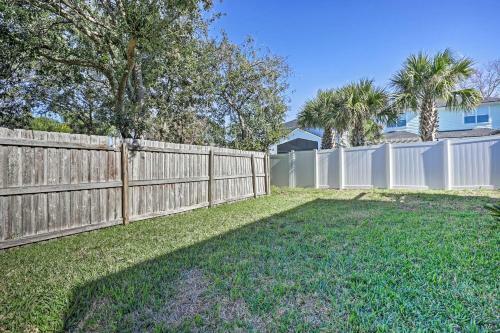 Jacksonville Beach Home With Yard 1 Mi To Ocean