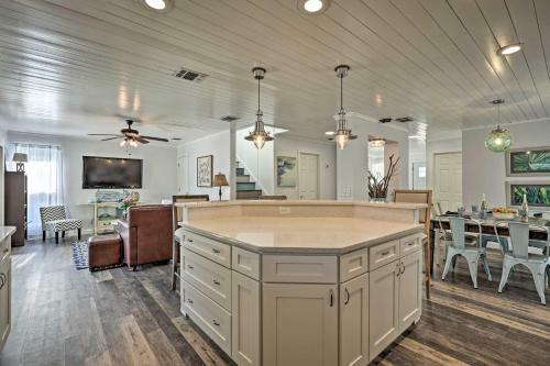 Jacksonville Beach Home With Yard 1 Mi To Ocean
