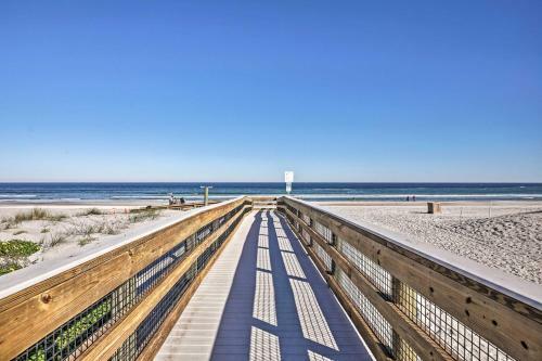 Jacksonville Beach Home With Yard 1 Mi To Ocean