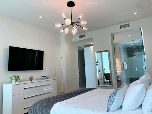A Coastal Getaway 6/4.5 Bath W Pool, Dock & Kayaks
