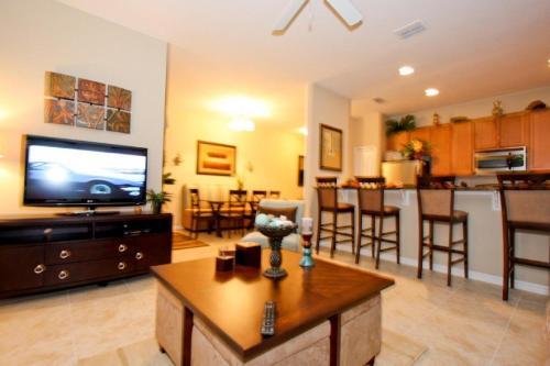 8960 Paradise Palms