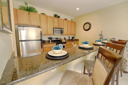 8960 Paradise Palms