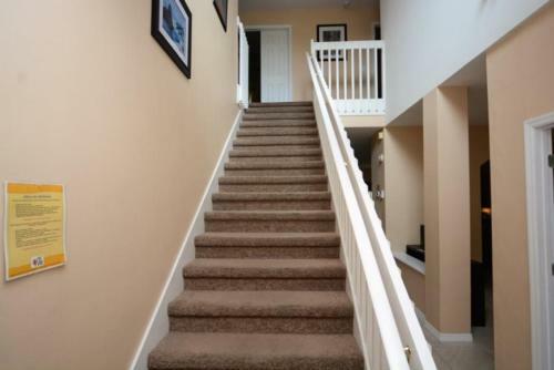 Luxury 7 Bedroom 5.5 Bath In Cumbrian Lake Resort