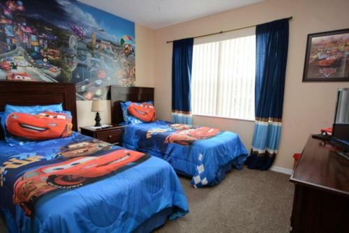 Luxury 7 Bedroom 5.5 Bath In Cumbrian Lake Resort