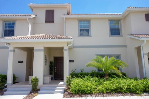 Four Bedrooms W/ Pool Storey Lake Resort 4902