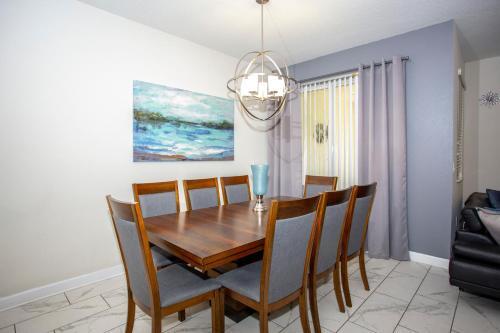 Four Bedrooms W/ Pool Storey Lake Resort 4902