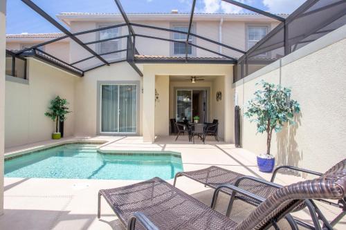 Four Bedrooms W/ Pool Storey Lake Resort 4902