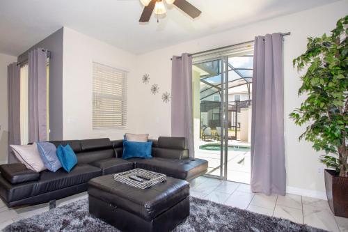 Four Bedrooms W/ Pool Storey Lake Resort 4902