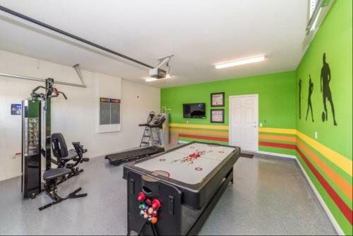 Elegant 8 Bedroom 5.5 Bath Pool Home In Windsor At Westside