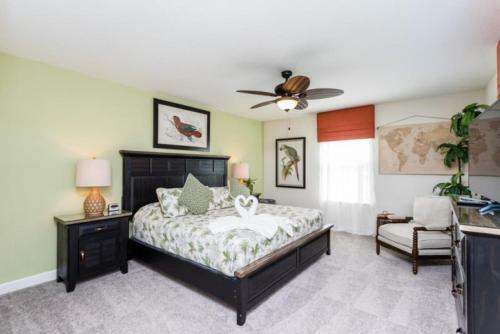 Gorgeous 5 Bedroom Storey Lake Pool Home