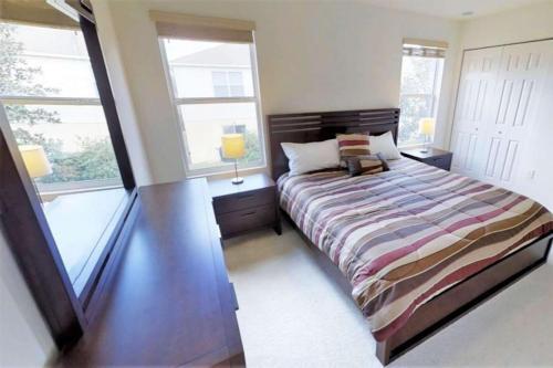 5113 Compass Bay