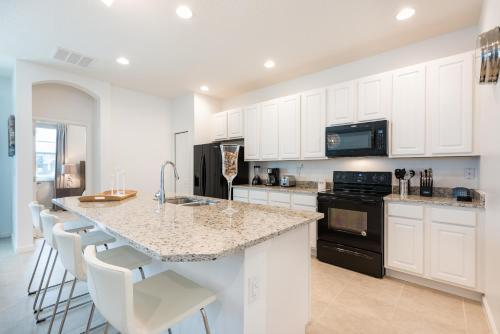 Villa 4-bedroom House W/ Private Pool - Great Location