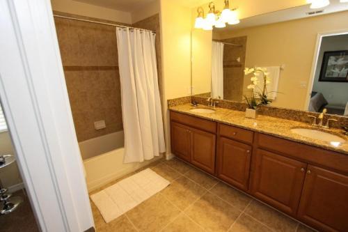 3041 Paradise Palms