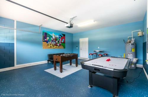 Stay Door Steps From Disney In de Leon Pool Retreat