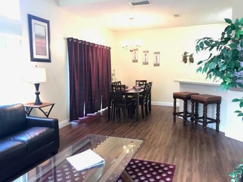 Emerald Oasis Townhouse