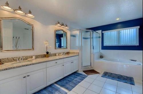 Blaue Horizon Court Home #259818 Home