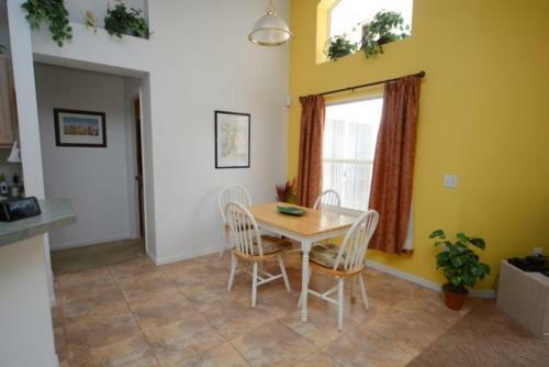 Lake Berkley Resort 4 Bedroom 2 Bath Pool Home