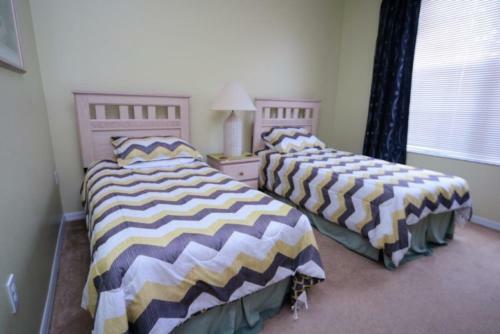 Lake Berkley Resort 4 Bedroom 2 Bath Pool Home