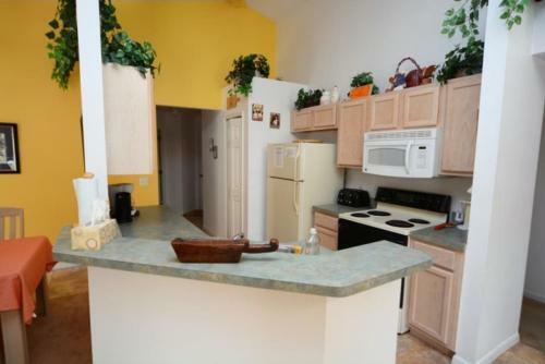 Lake Berkley Resort 4 Bedroom 2 Bath Pool Home