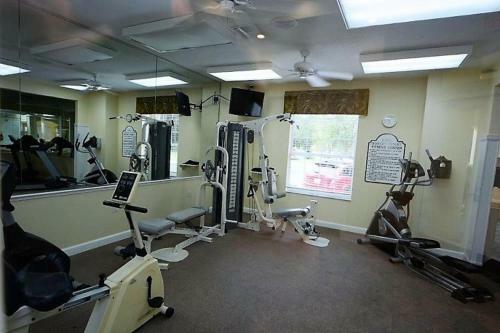 Lake Berkley Resort 4 Bedroom 2 Bath Pool Home
