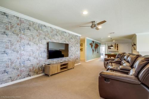 Villa Windsor At Westside - 8817md