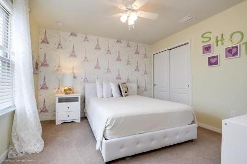 Villa Windsor At Westside - 8817md