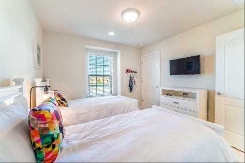 Windsor At Westside 5 Bedroom Town Home With Private Pool