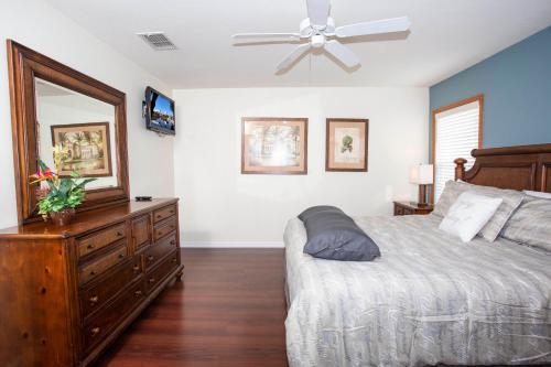 Four Bedroom W/ Pool Close To Disney 8570