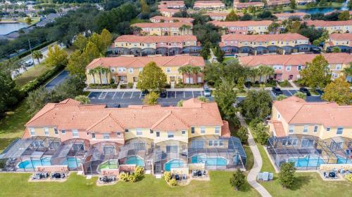 Four Bedroom W/ Pool Close To Disney 8570