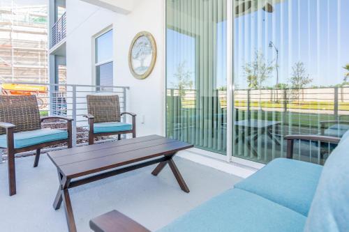 Luxury Apartment At Storey Lake (273066)