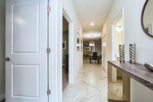 Storey Lake-5 Bedroom Townhome W/splashpool-1630st