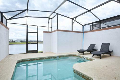 Storey Lake-5 Bedroom Townhome W/splashpool-1630st