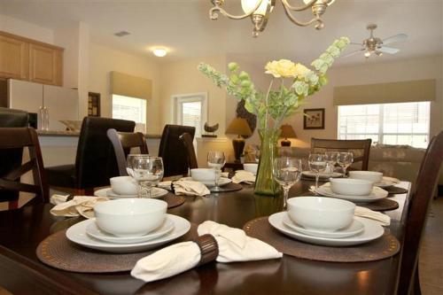 5 Bedroom With Splash Pool In Paradise Palms! Townhouse