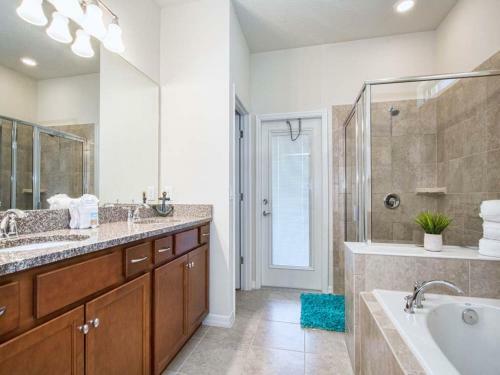 Windsor At Westside-6 Bedrooms House W/pool-3721ww