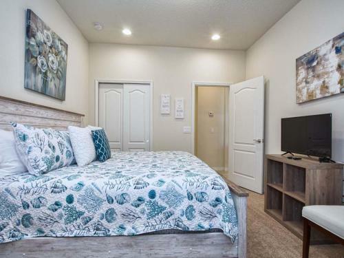 Windsor At Westside-6 Bedrooms House W/pool-3721ww