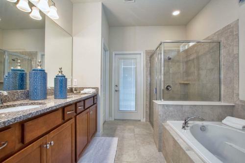 Windsor At Westside-8 Bedrooms House W/pool-3711ww