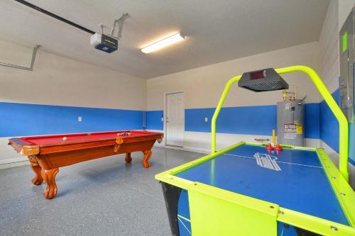 Windsor At Westside-8 Bedrooms House W/pool-3711ww