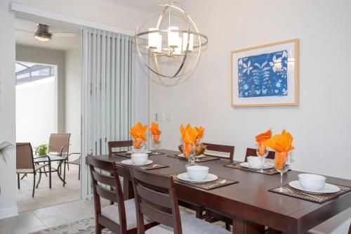 Marvelous Four Bedroom Home Close To Disney W/ Pool 4805