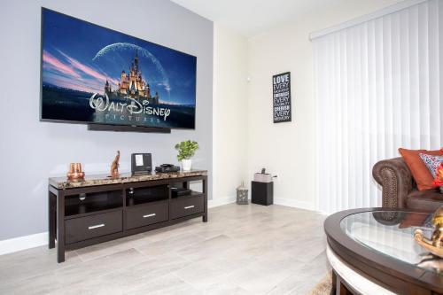 Marvelous Four Bedroom Home Close To Disney W/ Pool 4805