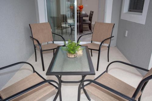 Marvelous Four Bedroom Home Close To Disney W/ Pool 4805