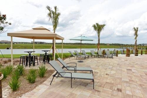 Villa Luxury 6 Bedroom Home - Storey Lake