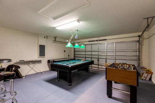 Kissimmee Villa Sleeps 8 Pool Air Con Wifi
