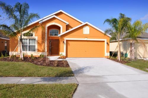 Kissimmee Villa Sleeps 8 Pool Air Con Wifi