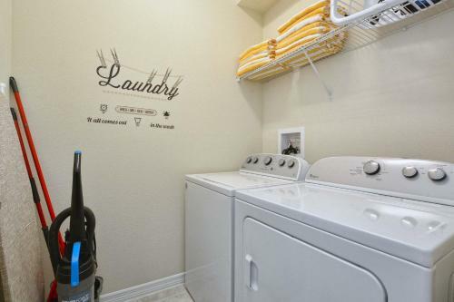 Windsor At Westside-6 Bedrooms House W/pool-3722ww