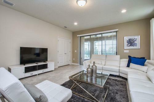 Windsor At Westside-6 Bedrooms House W/pool-3722ww