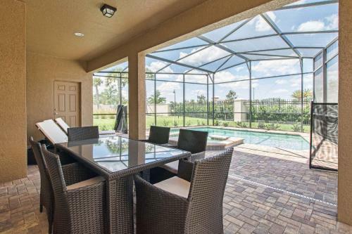 Windsor At Westside-6 Bedrooms House W/pool-3722ww
