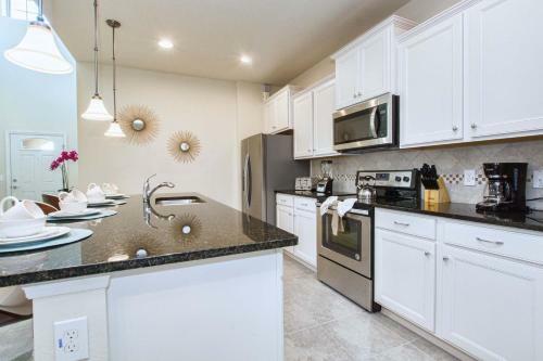 Windsor At Westside-6 Bedrooms House W/pool-3722ww
