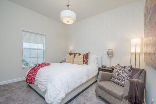Luxury 5 Bedrooms Villa At Storey Lake